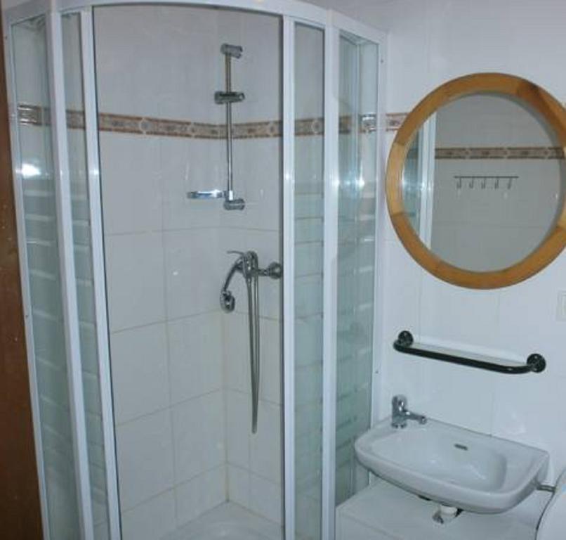 Horska Chata Roubenka Strážné Chambre photo